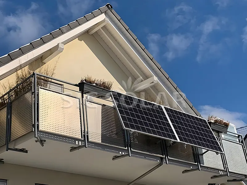 Chân đế ban công bảng điều khiển năng lượng mặt trời gia đình 1KW ở Ý