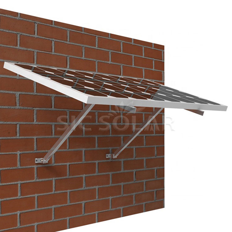 Chân đế gắn tường bằng bảng điều khiển năng lượng mặt trời